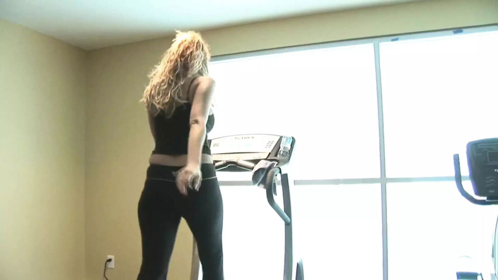 girlfriend horny woman Latin origins gets pussy