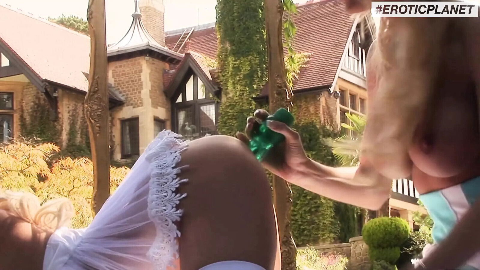 Alice fairy love tale blonde lesbians eating each other