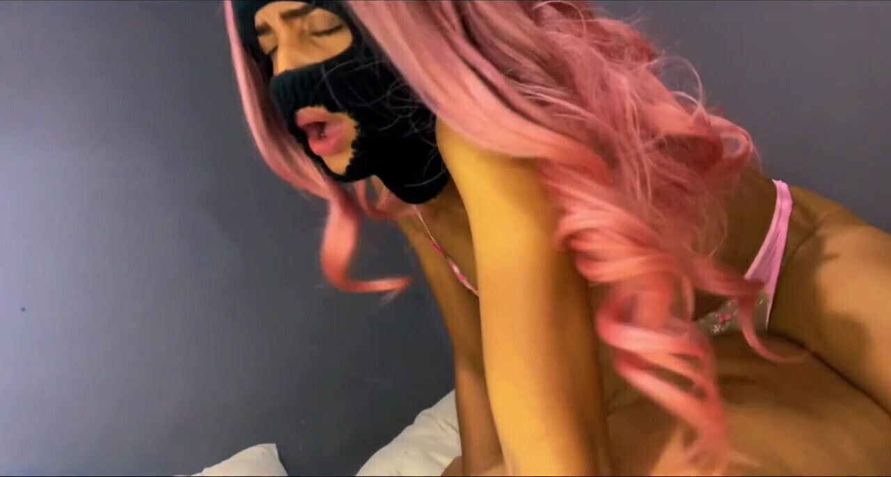 Colombian beauty gets aroused sucking rides noisy orgasm