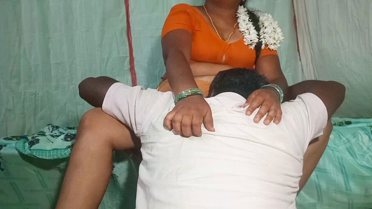 Beauty full aunty fucking with sarvent