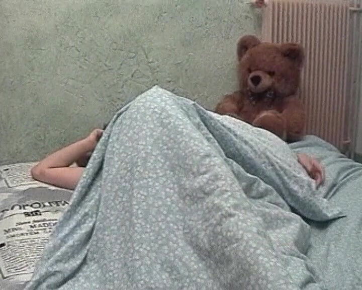 French whore plays with huge toys solo action