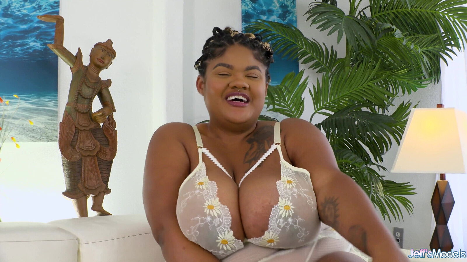 Mega Ebony Jaida Violet Rides Rubber