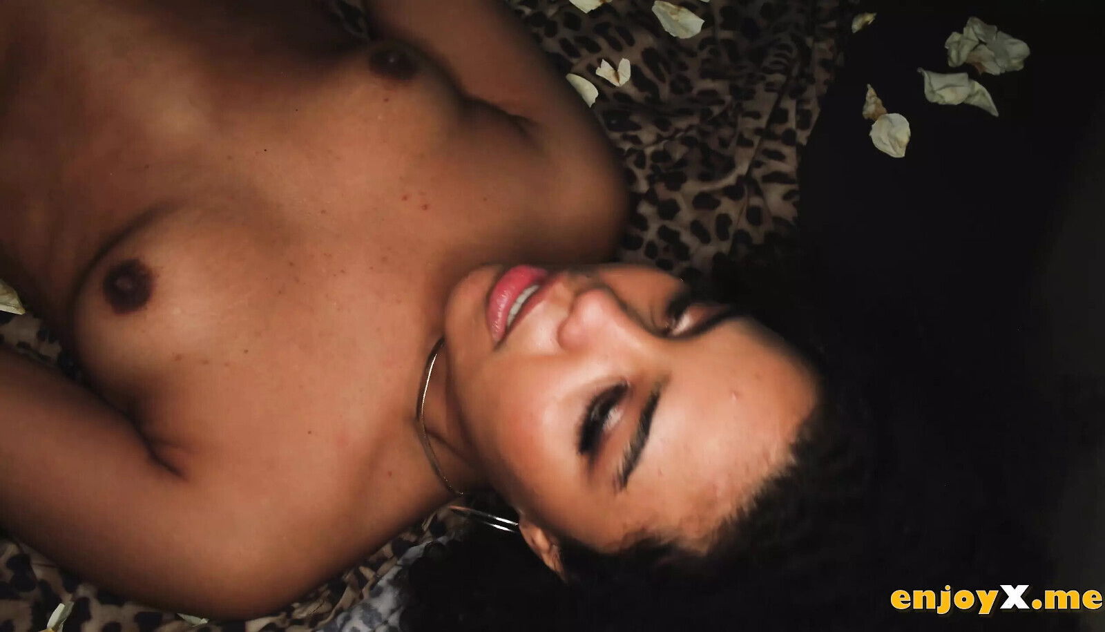 Selva Lapiedra, a fabulous Brazilian pornstar, shows her sugary ebony assets and wooly snatch in a horny HD XXX scene.