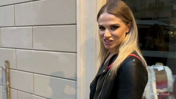 Risky Public Blowjob: Blonde Slut Swallows