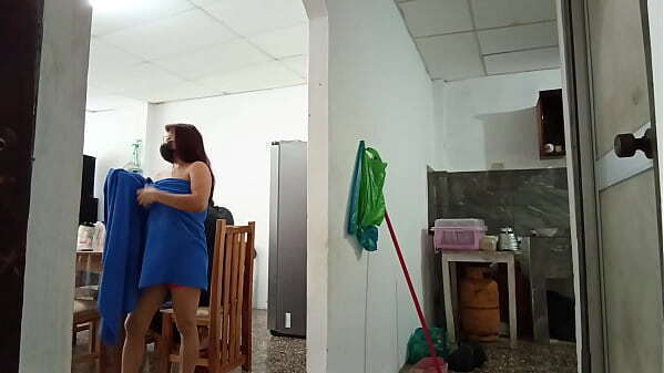 mature stepsister walks around with towel while I'_m cell phone, then goes into bathroom watch masturbate penis.