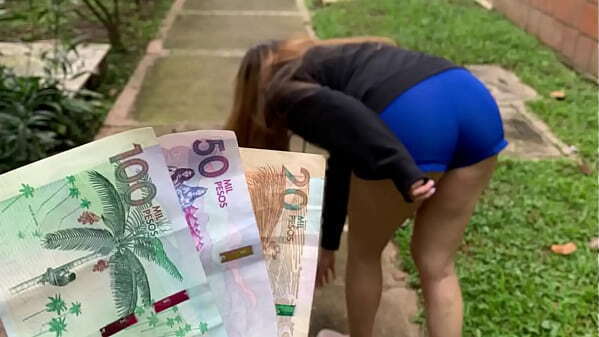 strange girl street agrees come home with exchange money.