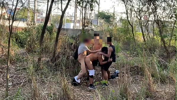 PARQUE COLETAR CAGAR BOYS DESCONHECIDOS