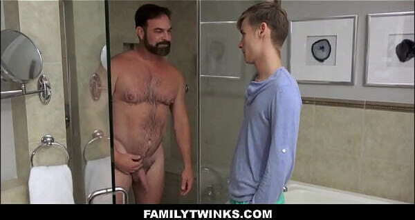 FamilyTwinks Skinny Blonde Step Family Fucked Bear Step After Catching Recording Kristofer Weston, Oliver Star