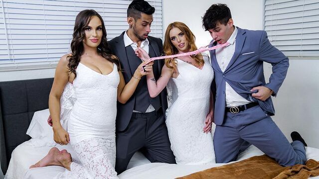  Jessica Aaren and Teal Conrad are enjoying intensive foursome sex 