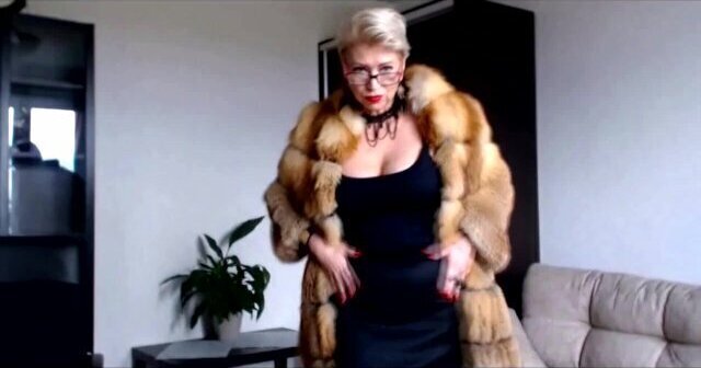Mature bitch coat... Performance famous webcam whore singer Aimee MILF