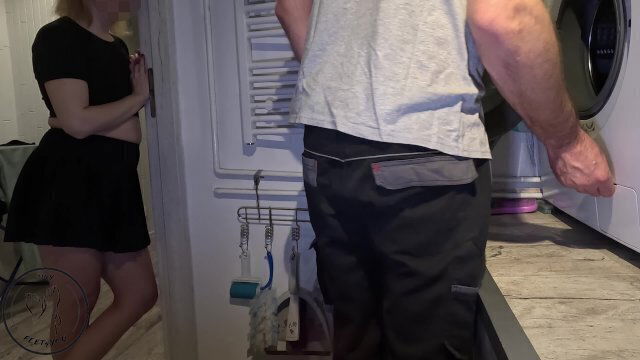 Hydraulik znów rucha młodą żonę jest pracy