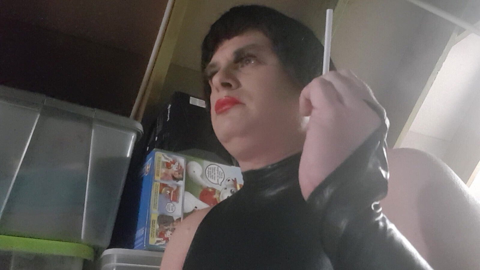 Vogue Menthol lipstick