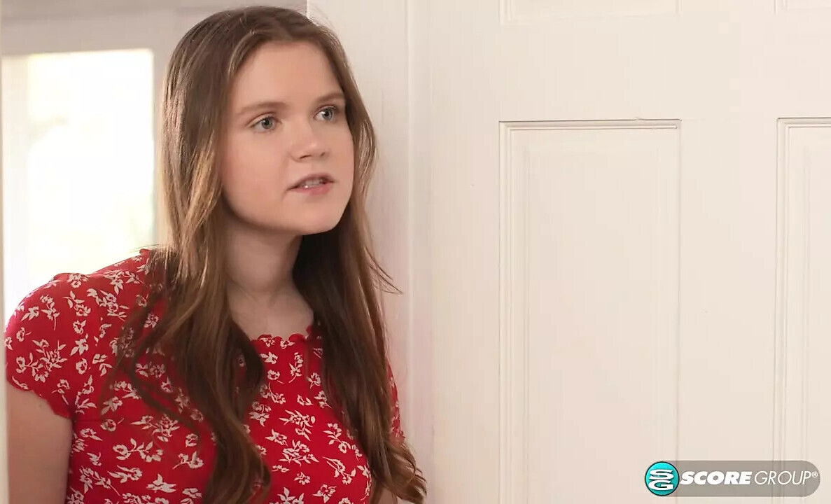 Redheaded 18-year-old Marina gives dildo show!