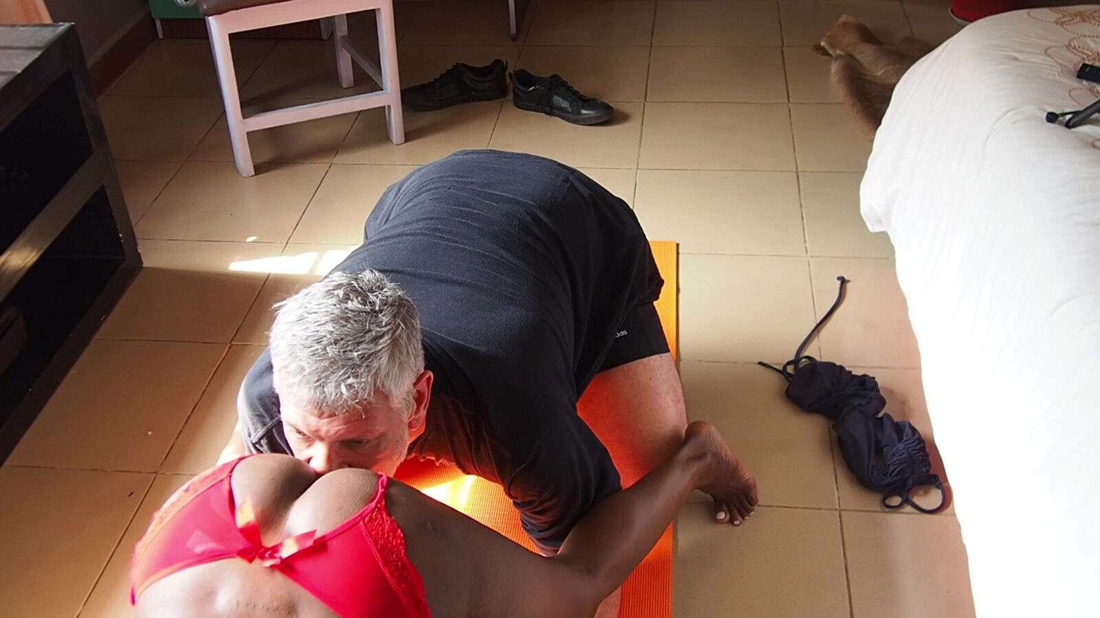 Ebony MILF Does Morning Joga Gets Interrupted Lover Eats Pussy Before Cumming Face