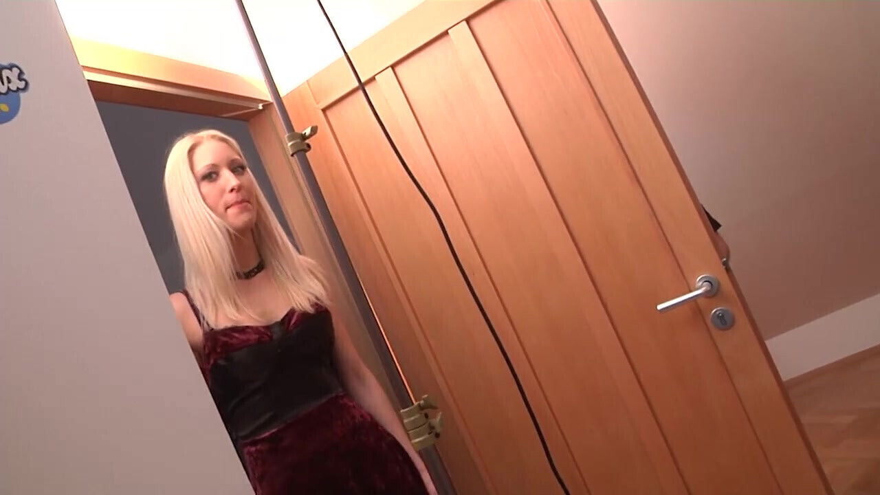 Tattooed pussy fucking sucking threesome mouth