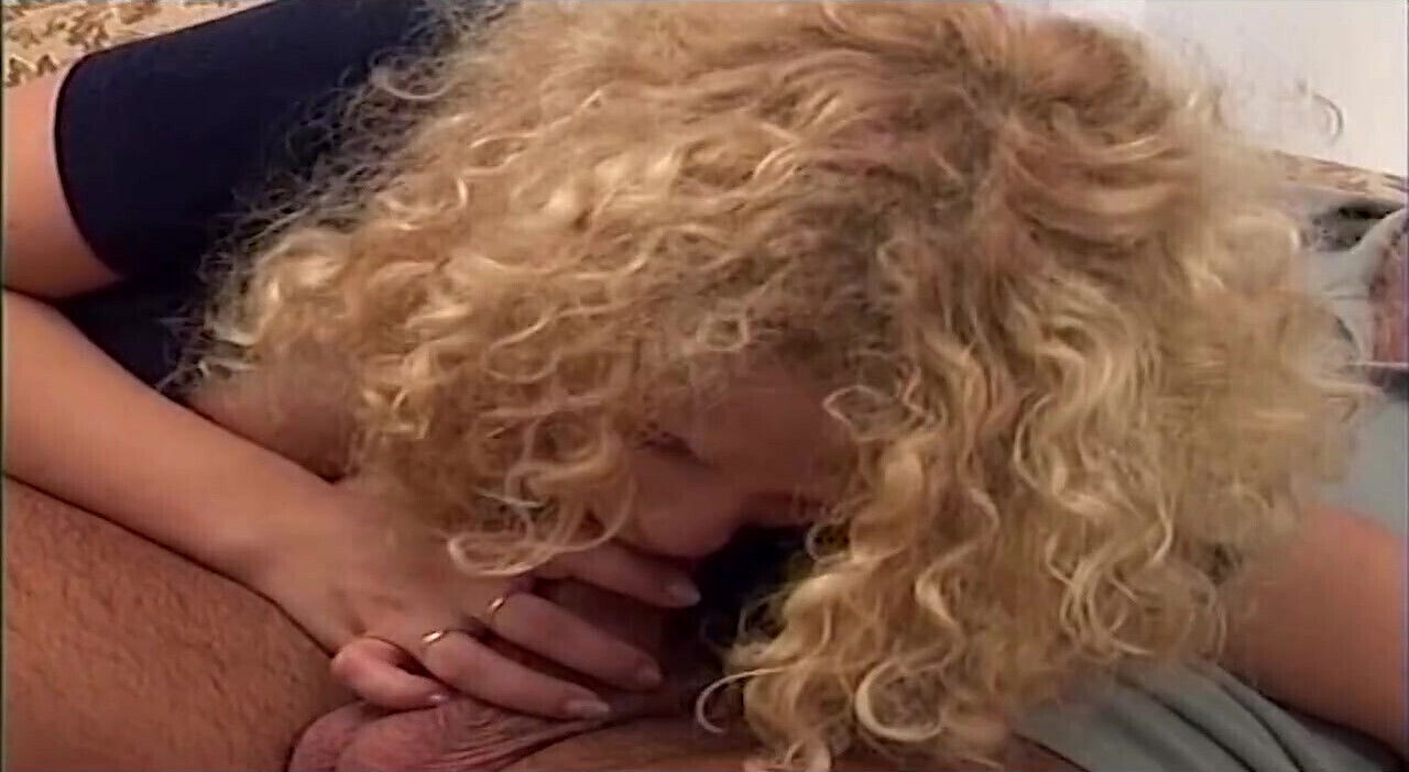 Sexy hairy pussy fucking mouth