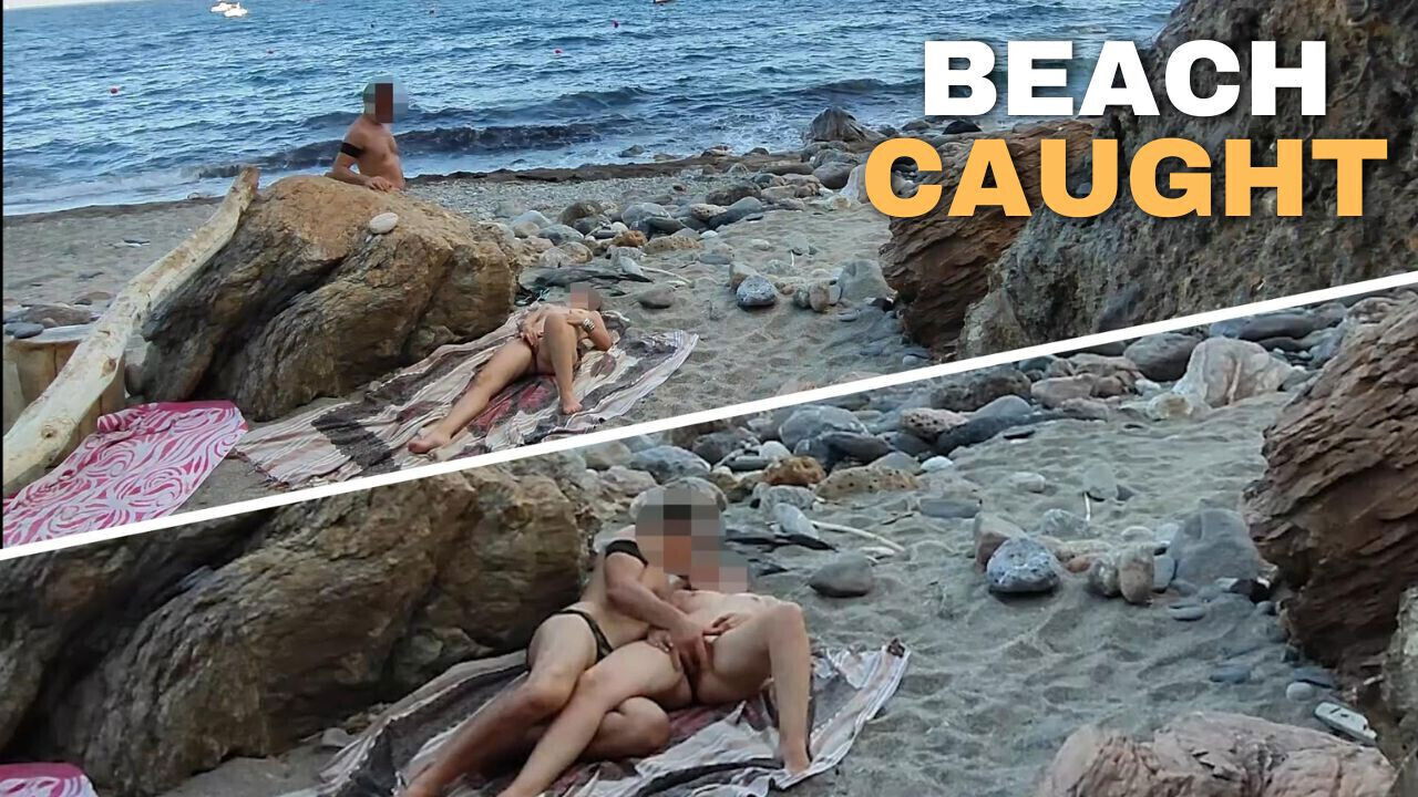 Flashing pussy front public beach helps squirt it's very risky MissCreamy