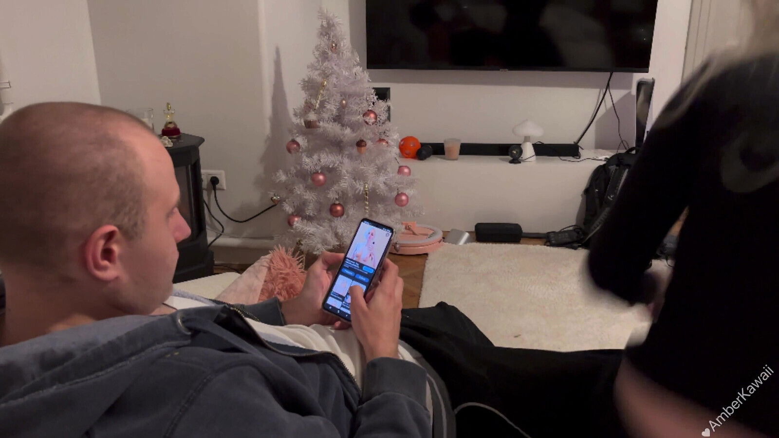 Amber's Stepbro Found Lewd Stuff Internet, This Keep Shut