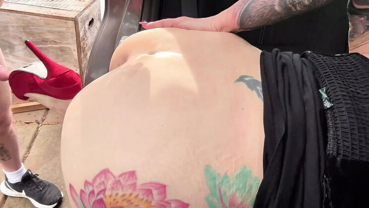 MILF Molly McSquirts Gets Fucked Hard Uber Driver Driveway Squirting Cumshot