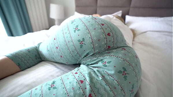 step came inside step sister'_s dream pussy!