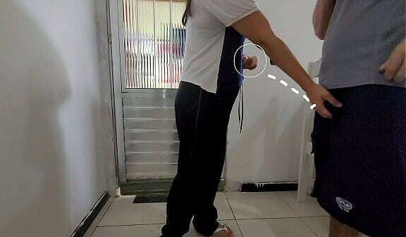 minha vizinha sempre manda enteada casa para pedir OVOS!