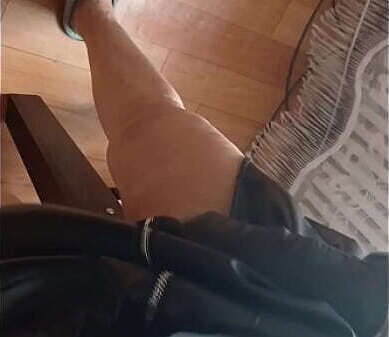 lesbian colleague masturbate riskily office