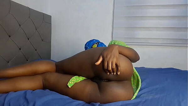 MORENA CACHONDA MOSTRANDO OJETE