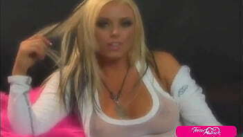 kinky Beauties Brittney Skye &amp_ Ariana Jollee Ride Same Dick!