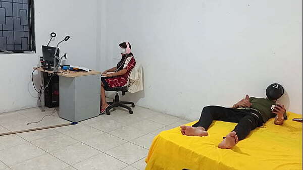 step sister sitting while masturbate