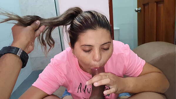 QUEEN PINK PRINCESS SUCKS HUGE DICK.