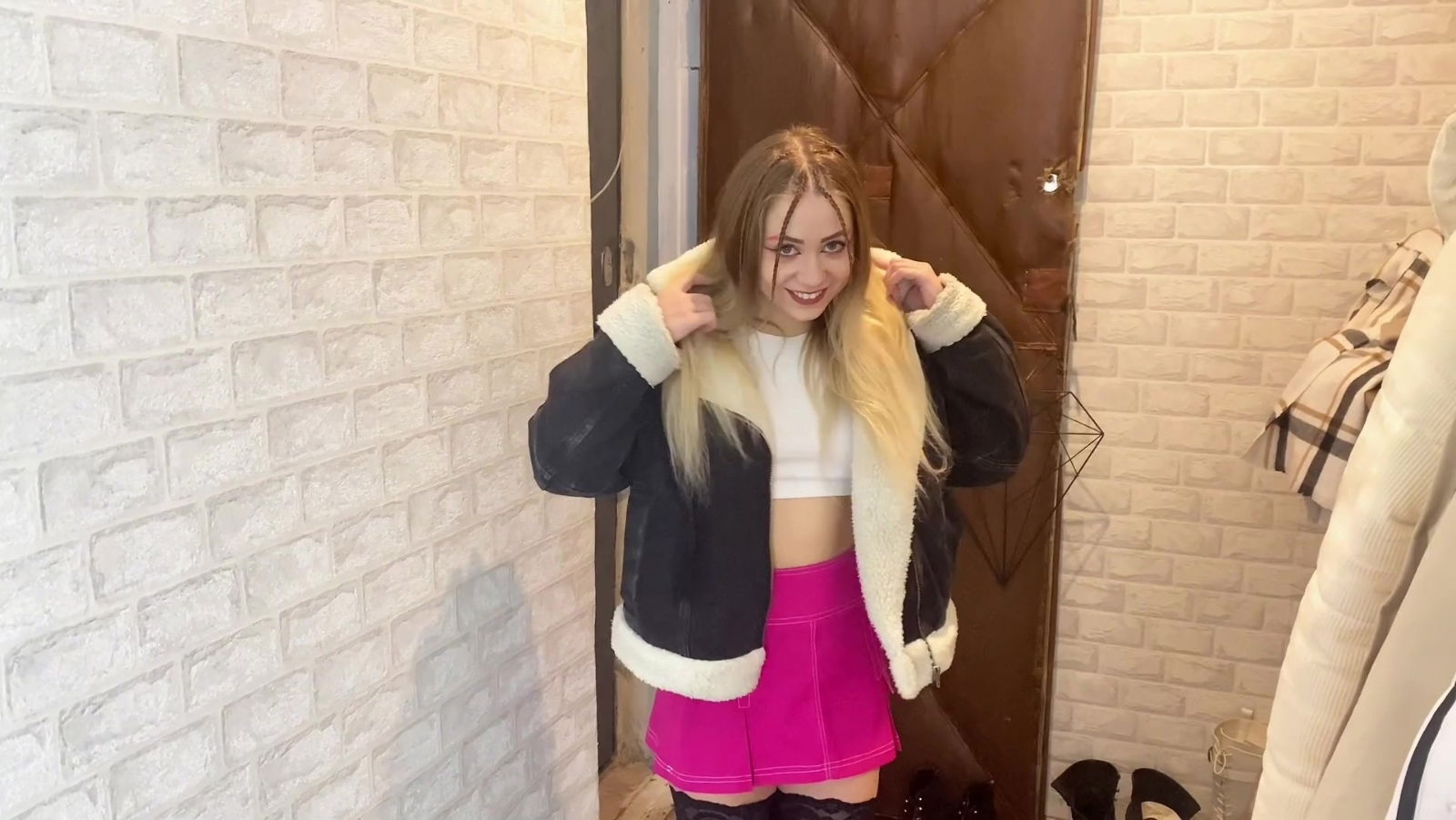 Stepbro finds slutty stepsis slut fucks pussy money