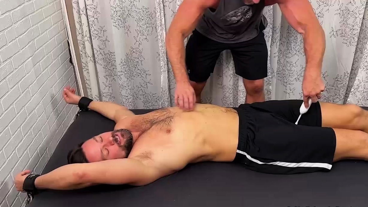 Hunk Beaux Matthews Comes Killian Knox Hard Tickles