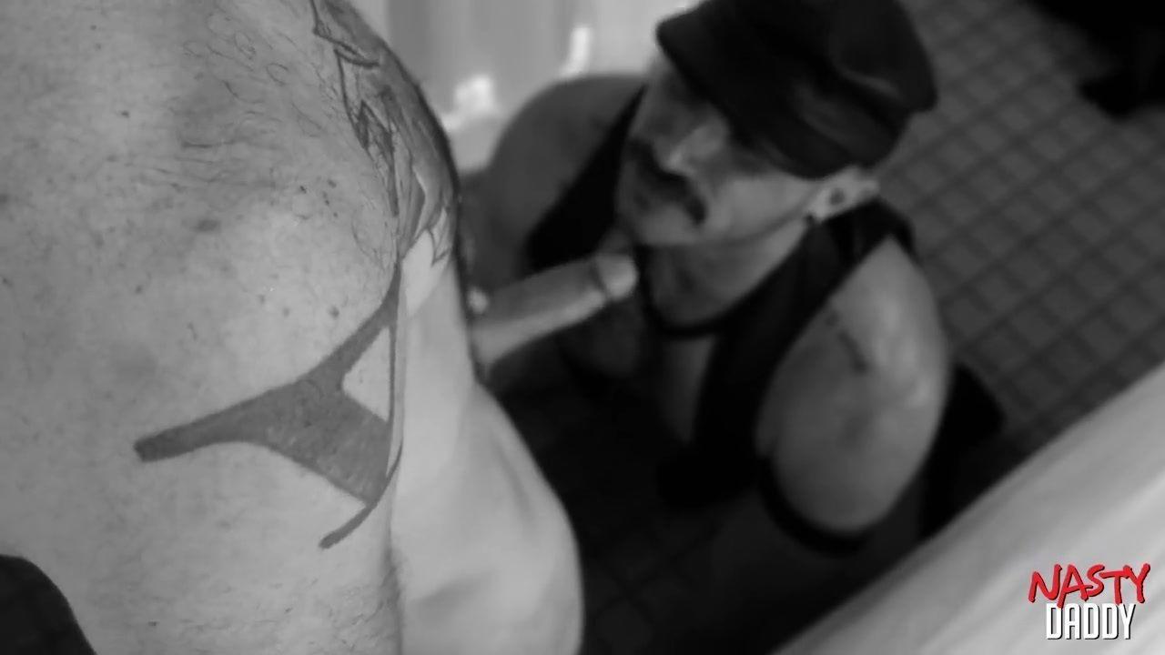 NASTYDADDY Muscled Dudes Riley Jeremiah Jones Love Naughty