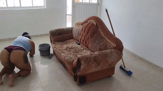chubby girl masturbates with furniture while cleaning house