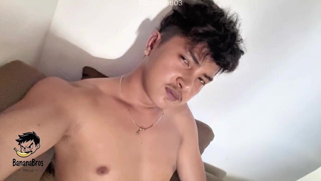 Pagkagising sobrang tigas BURAT kaya JINAKOL kona hahaha talsik tamod