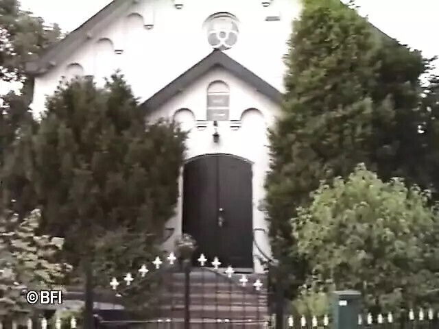 Latex chick punishing lesbian friend