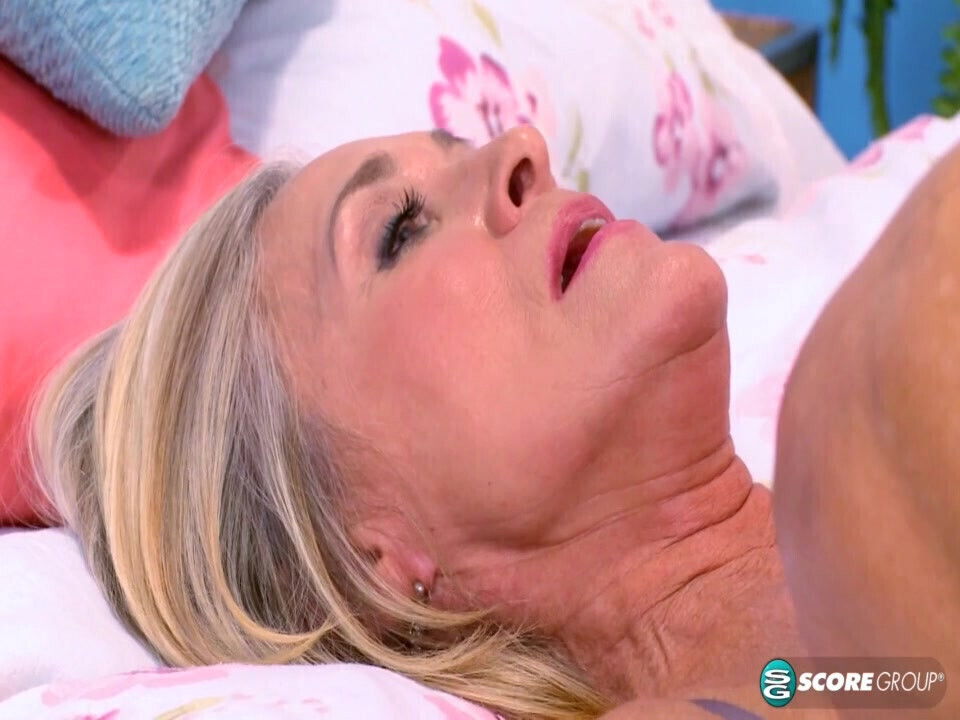 It's very big, it's ass!