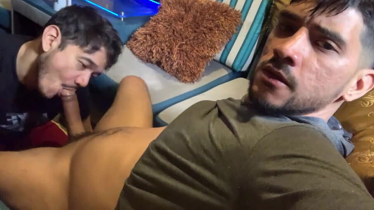 Huge enters mouth, what delicious milk