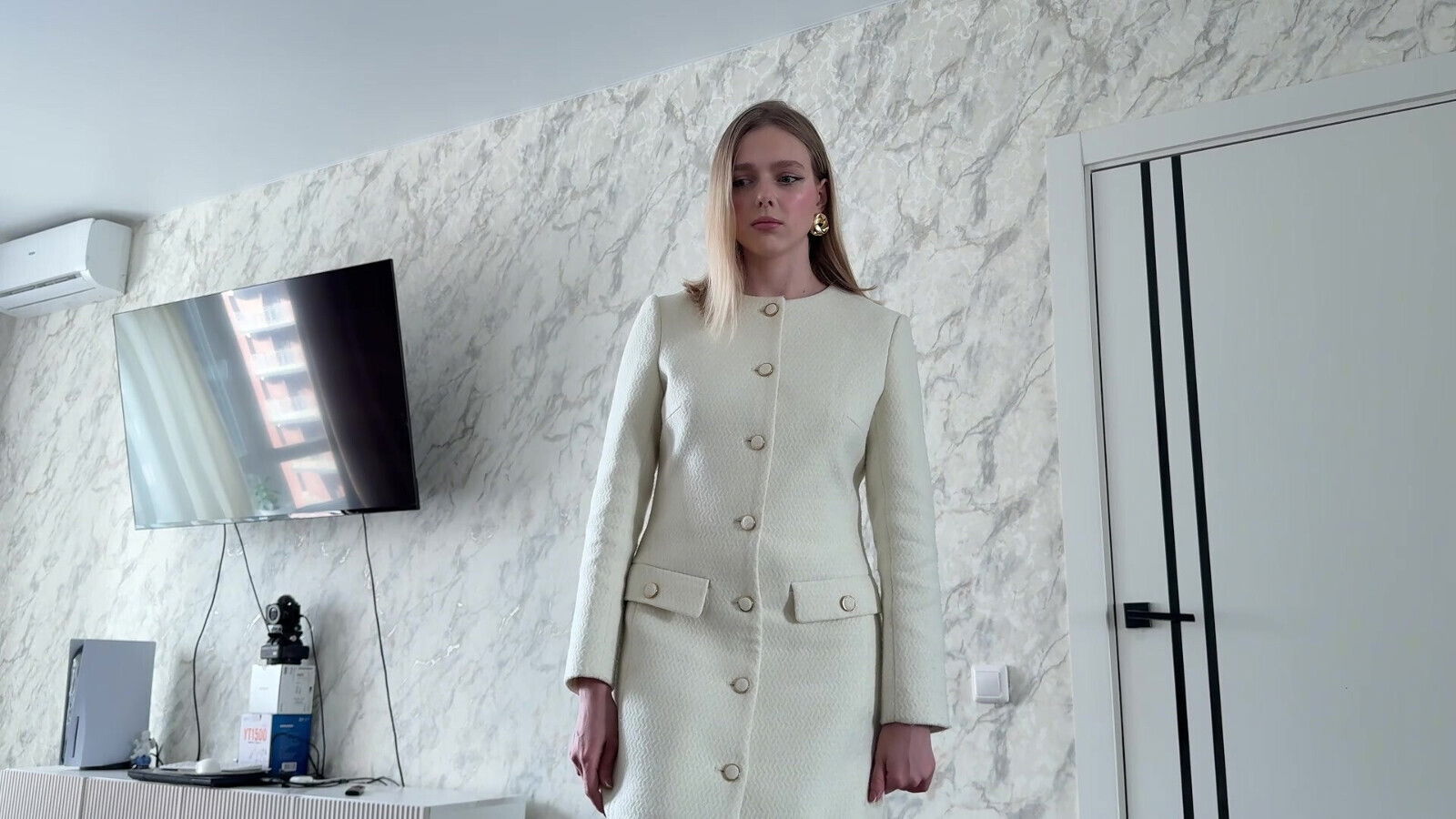 SECRETARY DOESN'T WANT WORK, WANTS FUCK