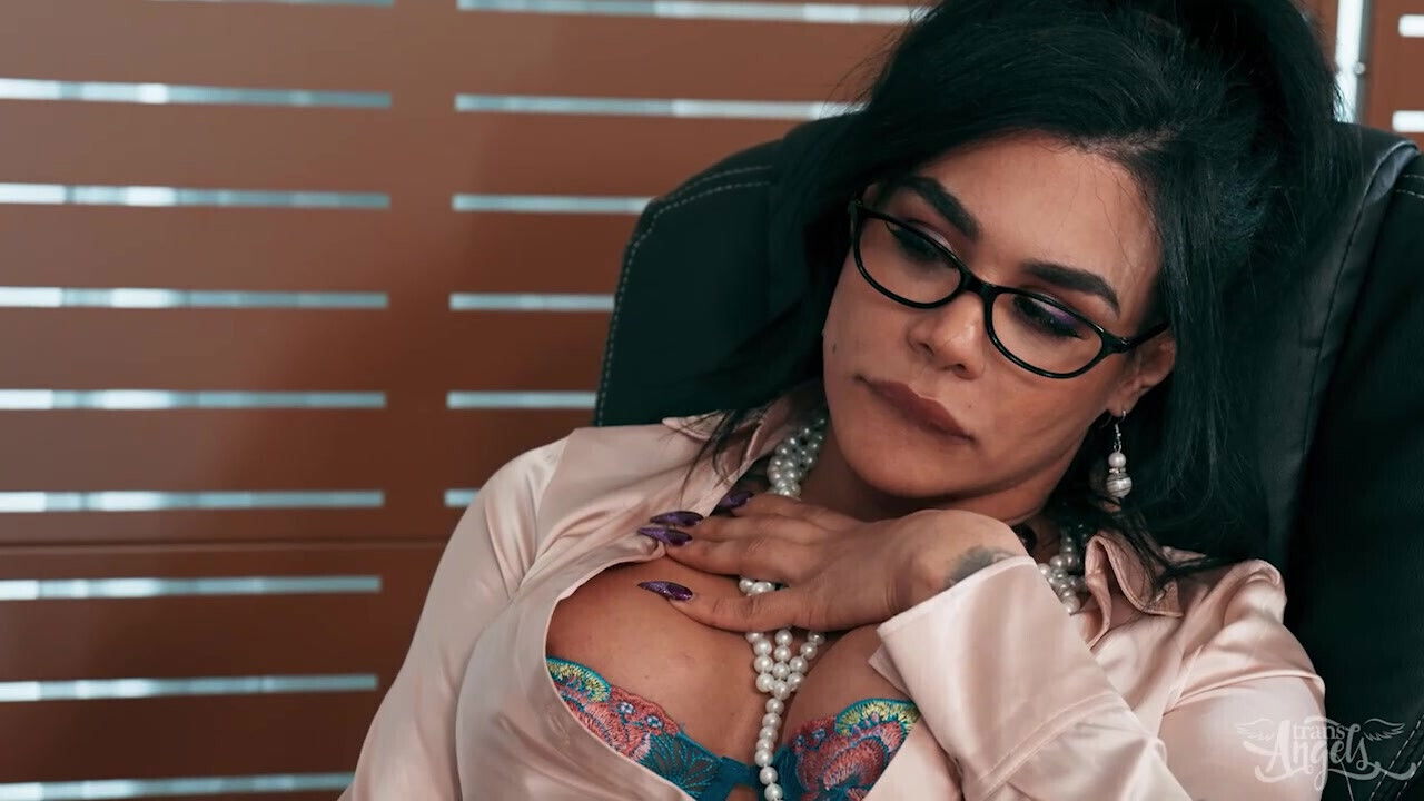 TRANS ANGELS Librarian Maxim Treats Tall College Erotic Footjob Before Giving Hard Pounding