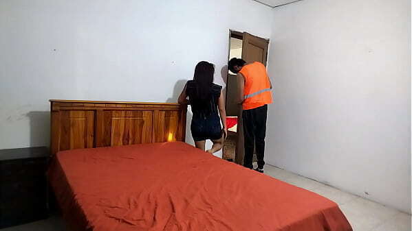 Cock-addicted woman masturbates beautiful pussy with vibrator