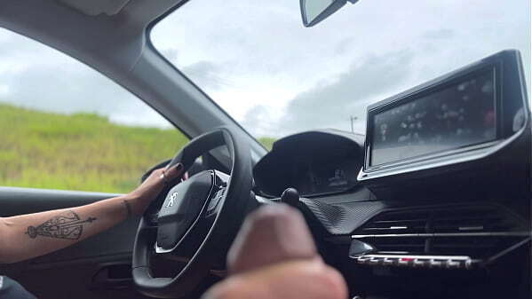 Mulher Uber pega cliente viagem Janeiro S&atilde_o Paulo Pagamento viagem gozar dentro cuzinho Uber