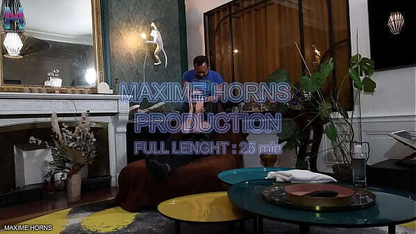 BLINDFOLDED FRIEND GAVE VERSATILE BAREBACK Maxime Horns