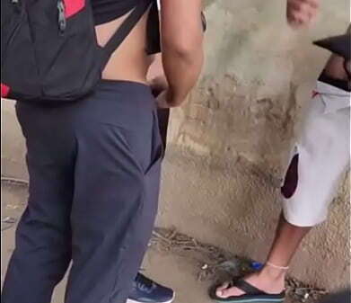 Oferencendo rabo amigo ciclovia