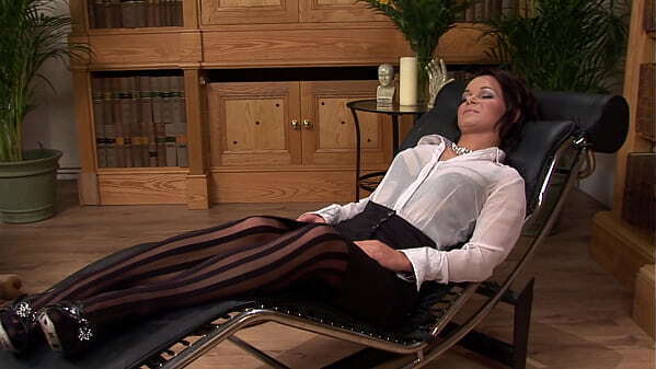 Sexy Brunette Jenny Gets Hard Reaming Facial From Therapist