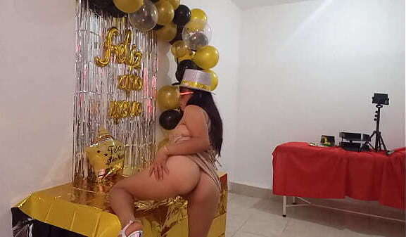 Beautiful lady throws last Year'_s party! beautiful vagina wears elegant whore dress.