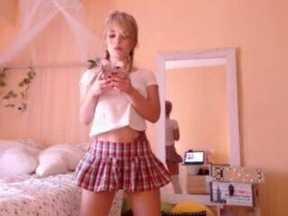 Incredibly Blonde webcam
