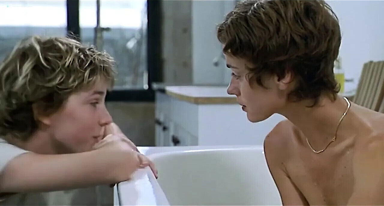 Alexia Stresi,Lou Doillon,Elise Perrier (1998)