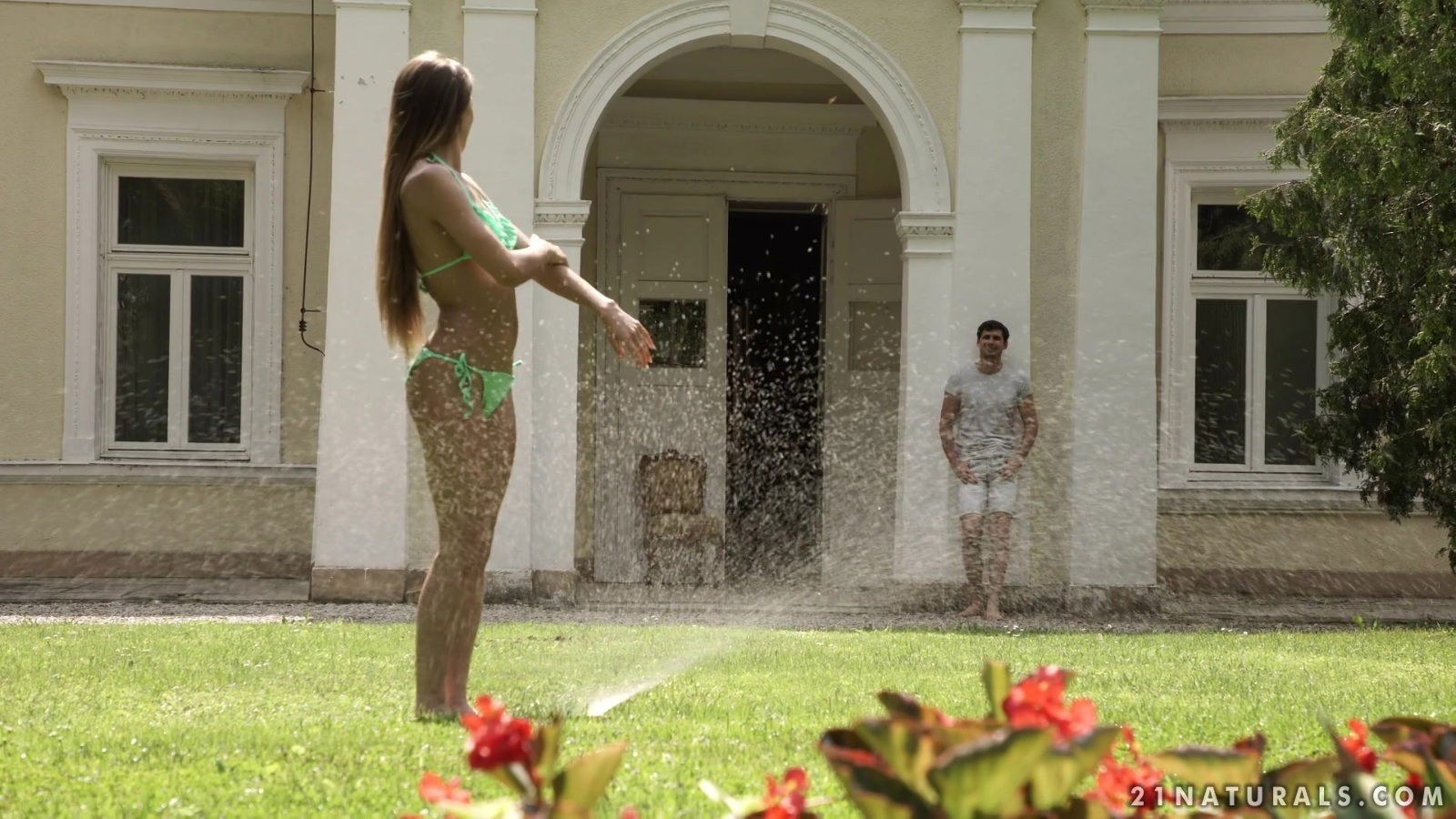 Veronica Clark gets her wet pussy fucked outdoors while she moans