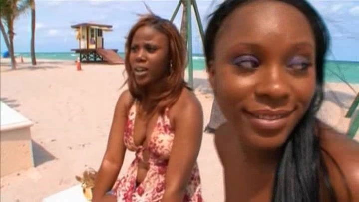 Fascinating threesome with Jaycin Star Beautiful